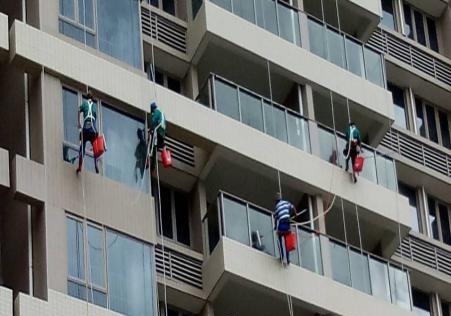 保利達(dá)江灣南岸開荒清潔服務(wù)